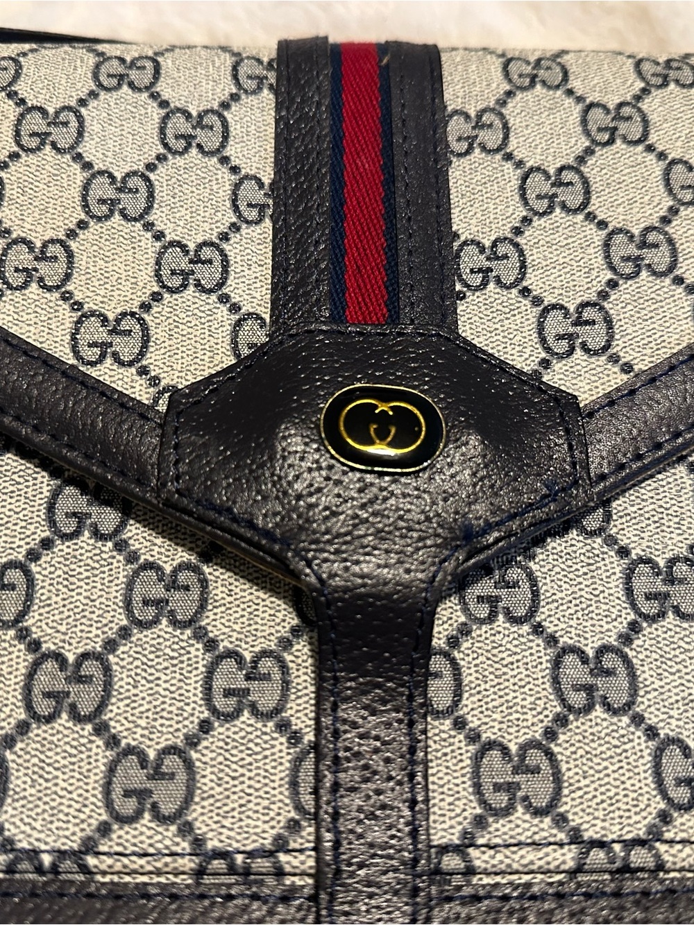 Vintage Gucci Navy & Beige GG Canvas Crossbody Red-Navy Web Stripe - Picture 2 of 9